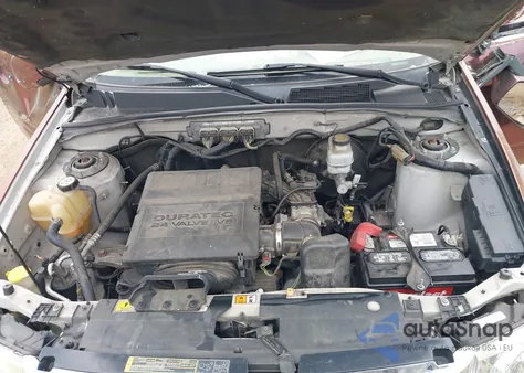 2010 Ford Escape Limited z USA, uszkodzony, nr VIN 1FMCU9EG1AKC83666